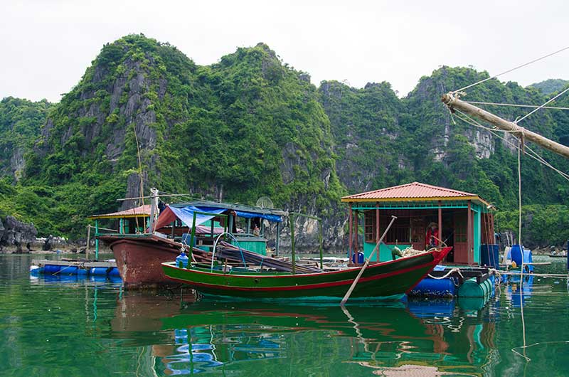 19 - Vietnam - Bahia de Halong - pueblo flotante